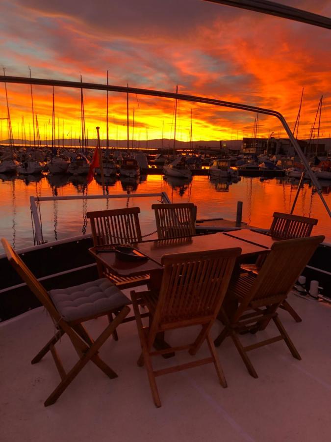 HOMEBOAT-bateau hôtel Genebra Exterior foto